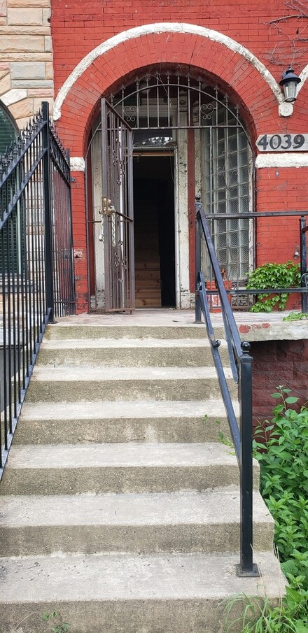 4039 S Indiana Ave, Chicago, IL 60653