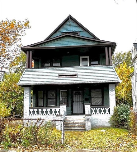 1350 Russell Rd, Cleveland, OH 44103