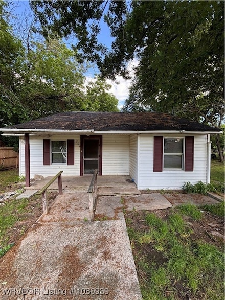 504 S Walnut St, Sallisaw, OK 74955