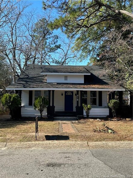 210 Highland Ave, Fayetteville, NC 28305