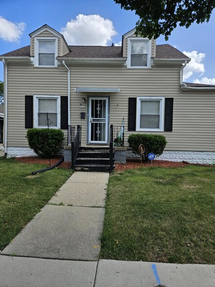 4123 W Fairmount Ave, Milwaukee, WI 53209
