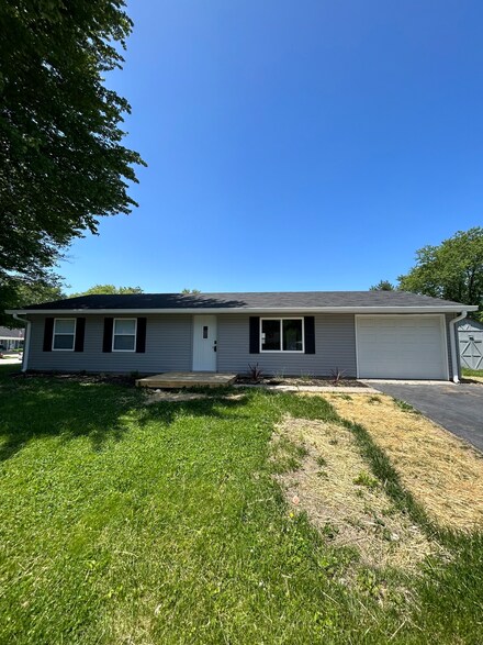 964 Walton Dr, Plainfield, IN 46168