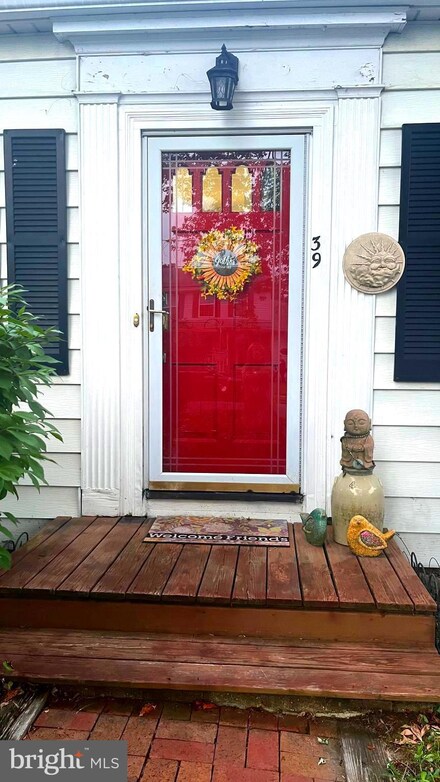 39 Sadie St, Trenton, NJ 08619