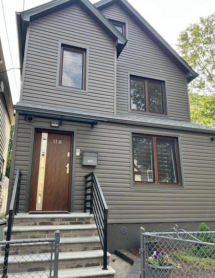 57-16 66th St, Maspeth, NY 11378
