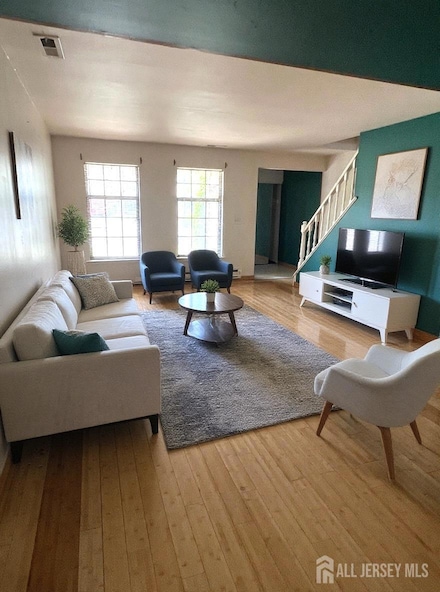 18 Adams Ct, East Brunswick, NJ 08816