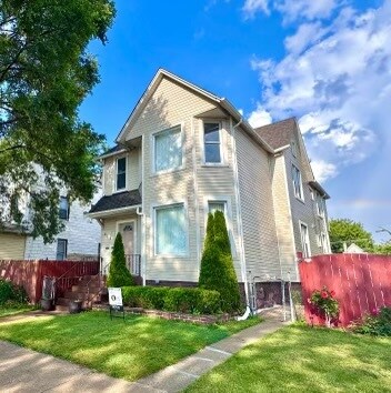 515 N 9th Ave, Maywood, IL 60153