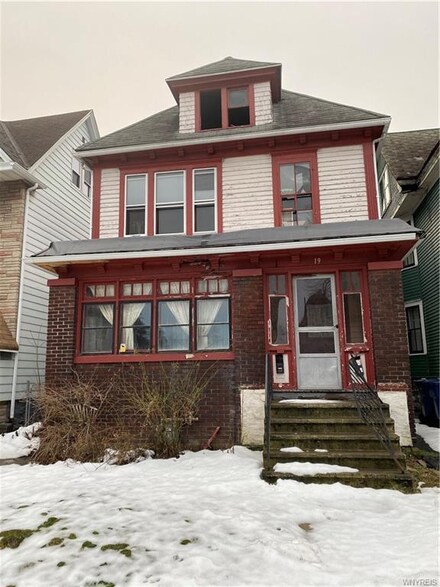 19 Hayden St, Buffalo, NY 14210