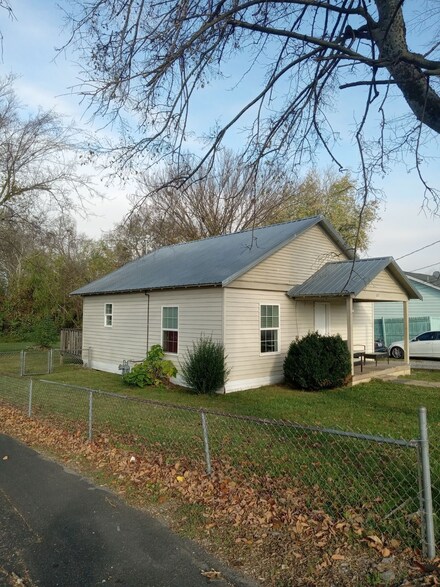 615 Evans St, Shelbyville, TN 37160
