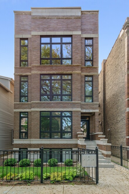 2728 N Wayne Ave Unit 3, Chicago, IL 60614
