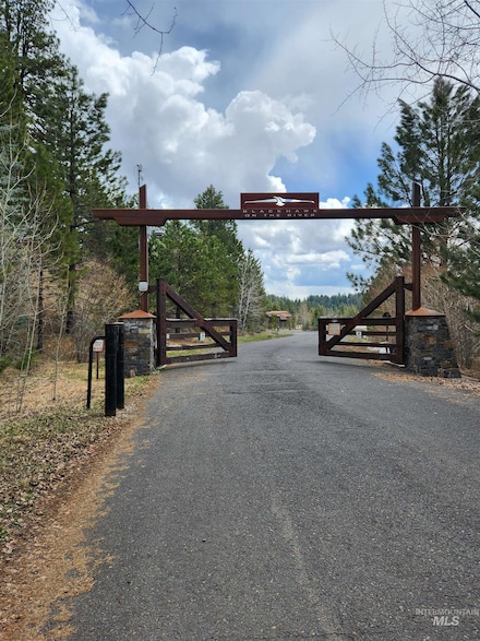 18 Arrowgrass Ct, McCall, ID 83638