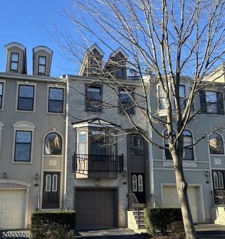 450 Hartford Dr, Nutley, NJ 07110