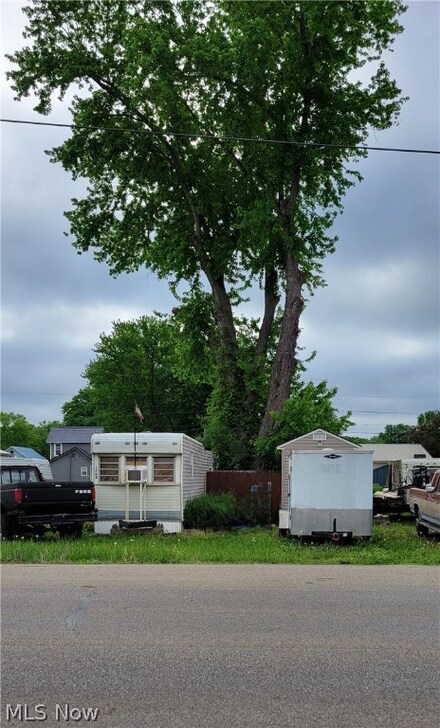 1764 S 6th St, Coshocton, OH 43812