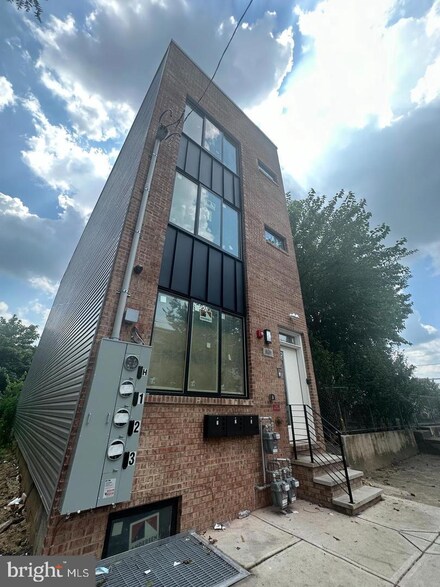 626 W Norris St, Philadelphia, PA 19122