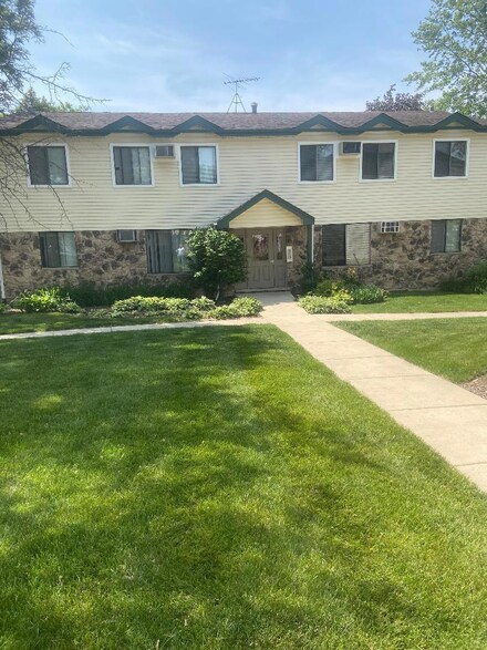 8336 Oak Leaf Dr Unit 1704, Woodridge, IL 60517