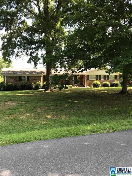 1424 13th St SW, Childersburg, AL 35044