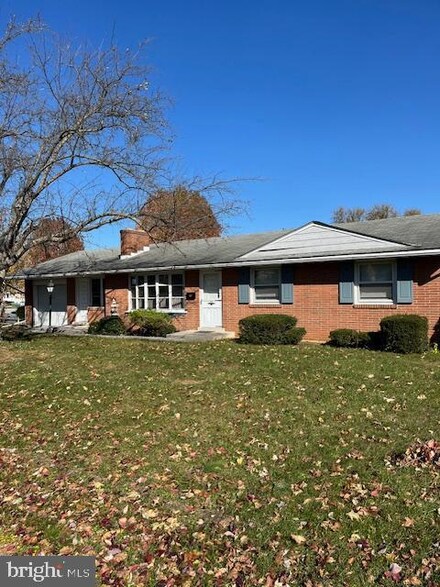 1104 S 4th Ave, Lebanon, PA 17042