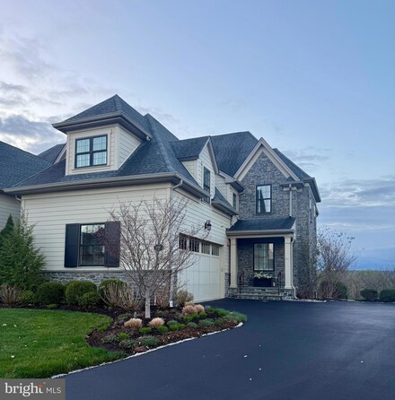 6146 Creekside Dr, Flourtown, PA 19031