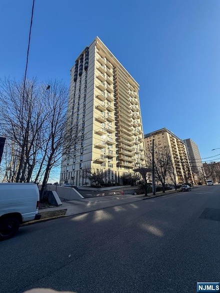 160 Overlook Ave Unit 23B, Hackensack, NJ 07601