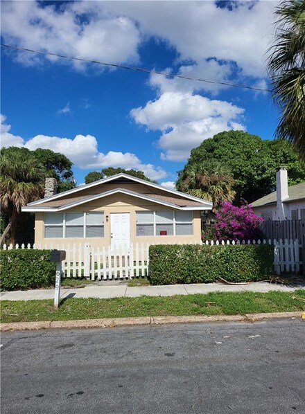 629 52nd St, West Palm Beach, FL 33407