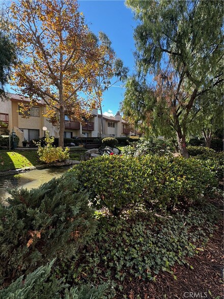 5760 Owensmouth Ave Unit 28, Woodland Hills, CA 91367