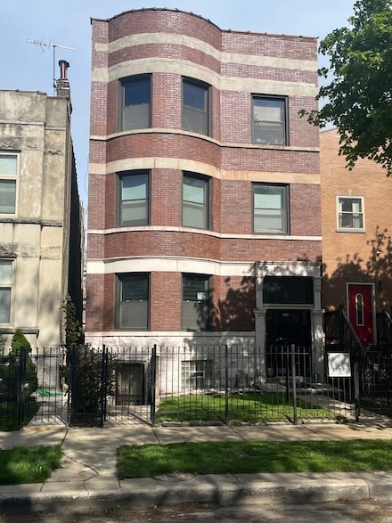 4629 S Langley Ave, Chicago, IL 60653