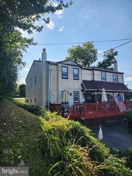 114 E 9th St, Bridgeport, PA 19405