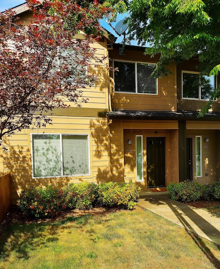 7673 24th St, White City, OR 97503