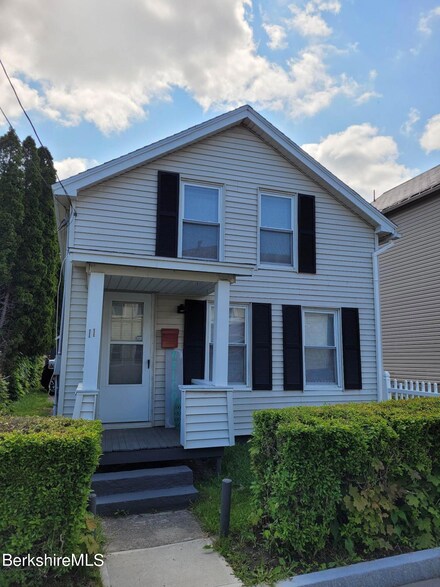 11 Crotteau St, Adams, MA 01220