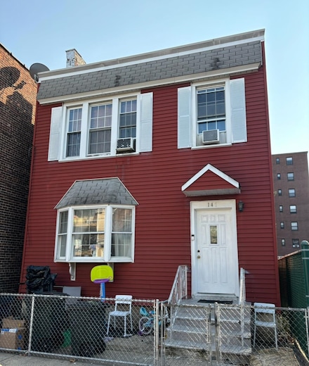 141 70th St, Guttenberg, NJ 07093