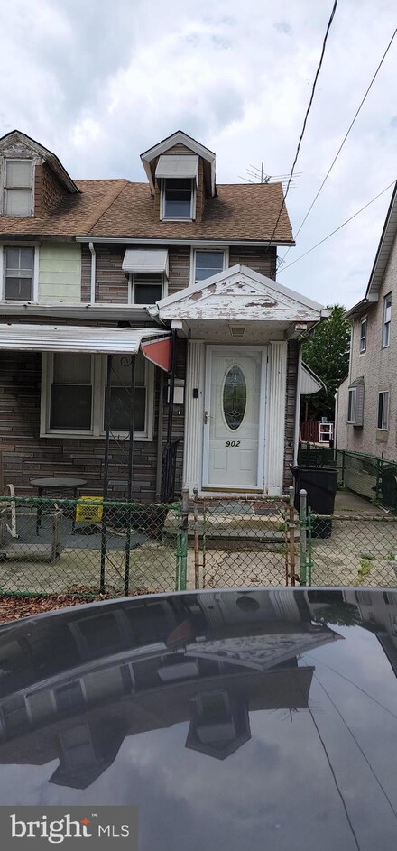 902 Green St, Marcus Hook, PA 19061
