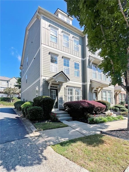 525 Grove Field Ct, Suwanee, GA 30024