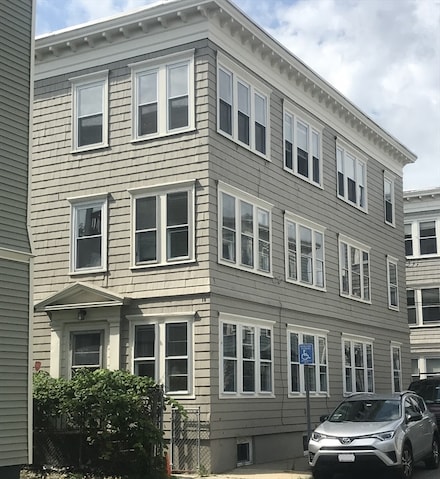 18 Hanover Cir Unit 3, Lynn, MA 01902