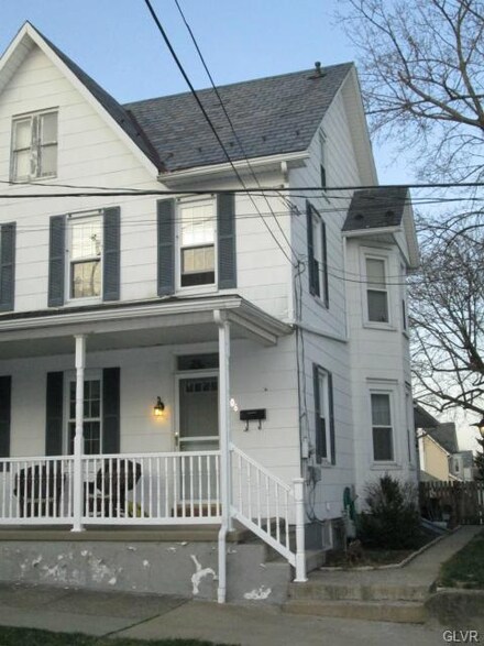106 N Schanck Ave, Pen Argyl, PA 18072