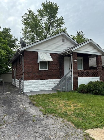 8324 Strathmore Place, Saint Louis, MO 63136