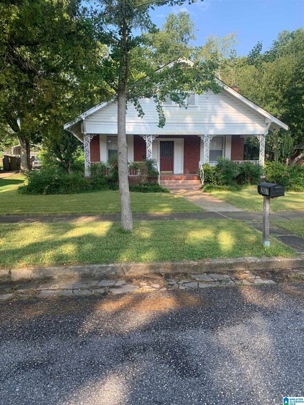 207 S Norton Ave, Sylacauga, AL 35150