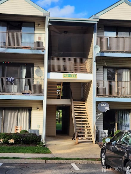102 Canterbury Ct Unit D1, Piscataway, NJ 08854