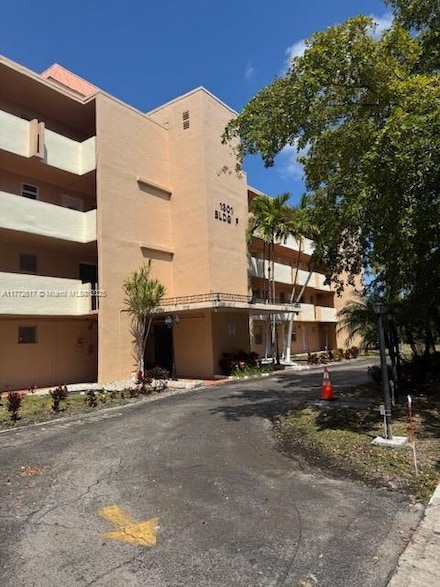 1301 NE 191st St Unit F407, Miami, FL 33179