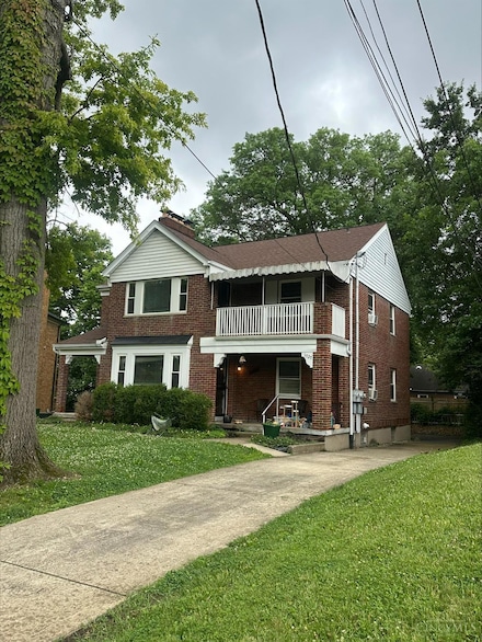 1727 Greenview Place, Cincinnati, OH 45237