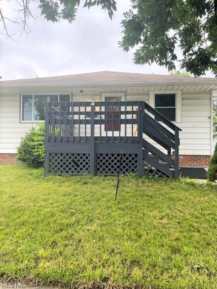 78 W Grace St, Bedford, OH 44146