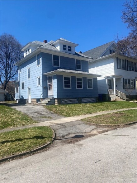 35 Dyson St, Rochester, NY 14609
