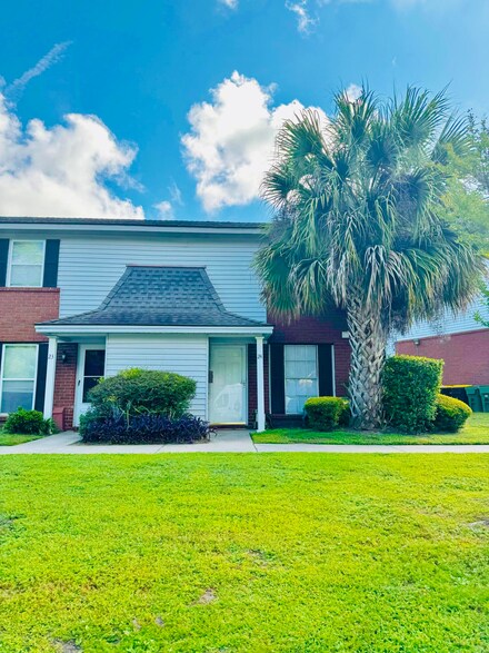 24 Knollwood Cir, Savannah, GA 31419