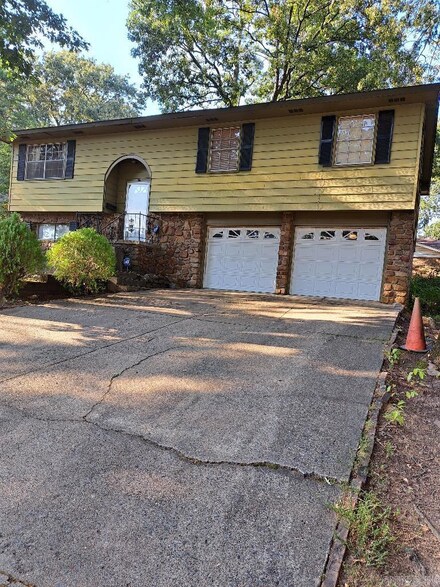 2 Elkhart Ct, Little Rock, AR 72204