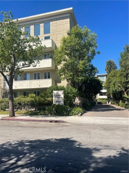 4949 Genesta Ave Unit 406, Encino, CA 91316