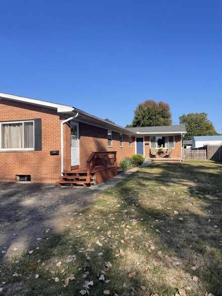 1182 Atwater Ave, Circleville, OH 43113