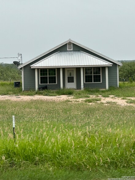 1651 Fm 186, Carrizospr, TX 78834