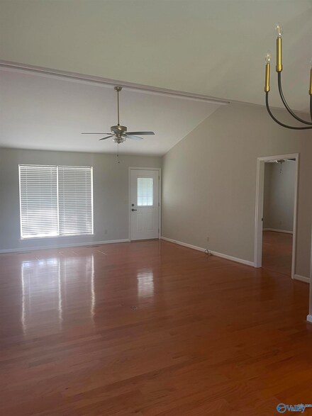 286 Stilwell Dr, Union Grove, AL 35175