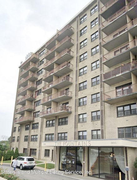 1000 Clove Rd Unit 4P, Staten Island, NY 10301