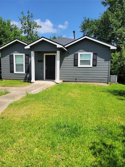 1040 18th St, Port Arthur, TX 77640
