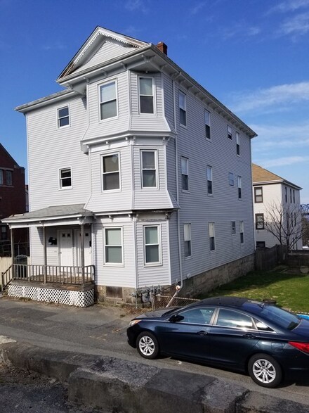 30 May St, Fall River, MA 02720