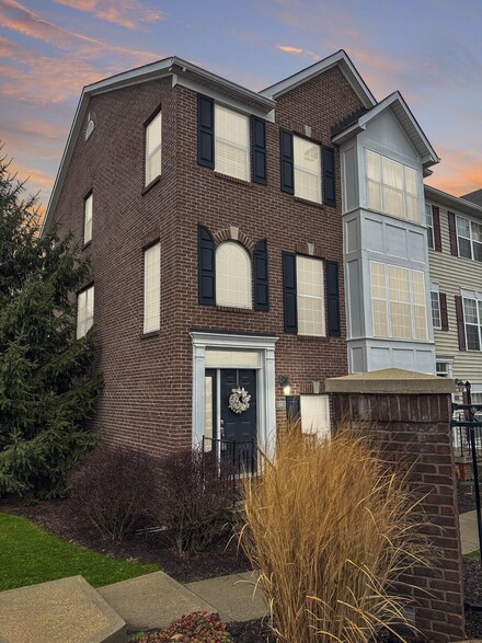 9441 Glencroft Way, Indianapolis, IN 46250